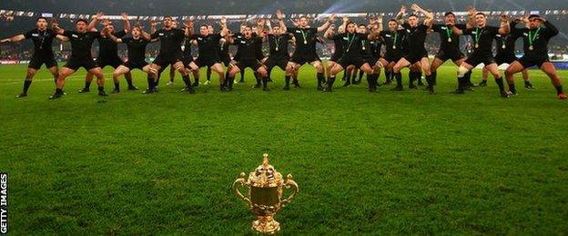 New Zealand honour their fans and the Webb Ellis Cup with a victory haka