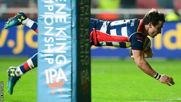 Rhodri Williams scores a try for Bristol