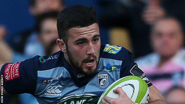 Aled Summerhill races away to score for Cardiff Blues