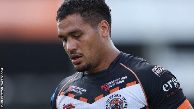 Bureta Faraimo playing for Castleford