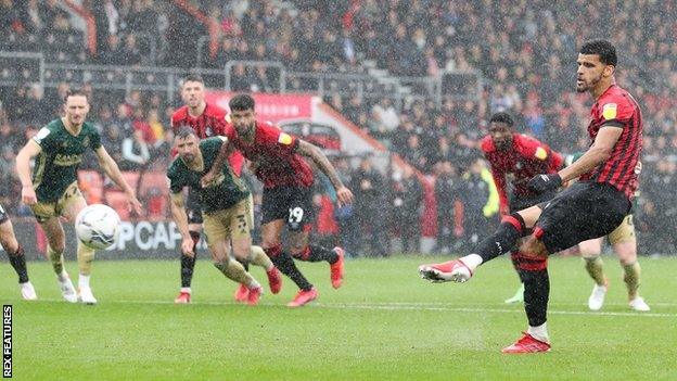 Dominic Solanke scores for Bournemouth