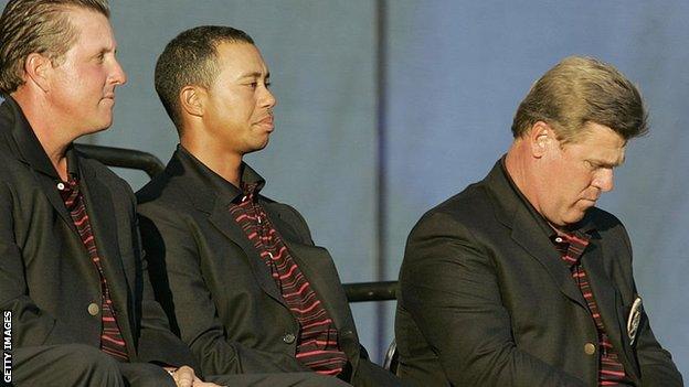 (l-r) Phil Mickelson, Tiger Woods and Hal Sutton