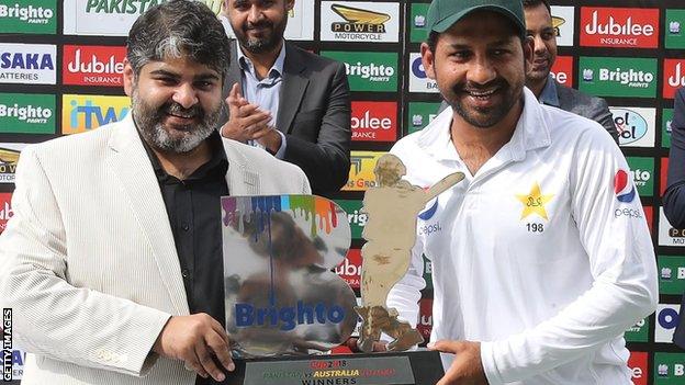 Pakistan captain Sarfraz Ahmed with the Test series trophy