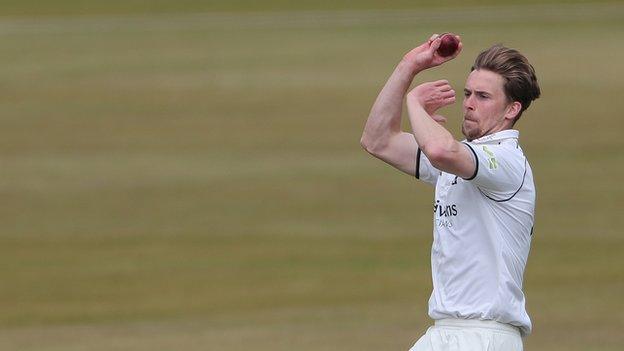 Craig Miles in action for Warwickshire