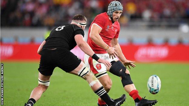 Jonathan Davies in action for Wales against New Zealand in the 2019 World Cup