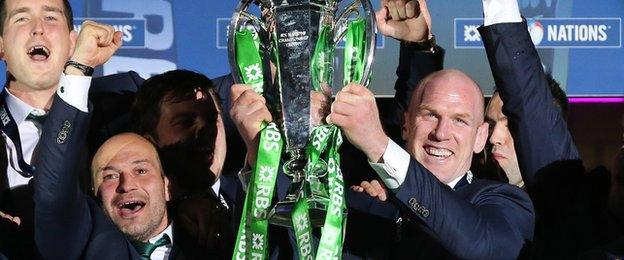 Rory Best and Paul O'Connell celebrate Ireland's 2015 Six Nations win