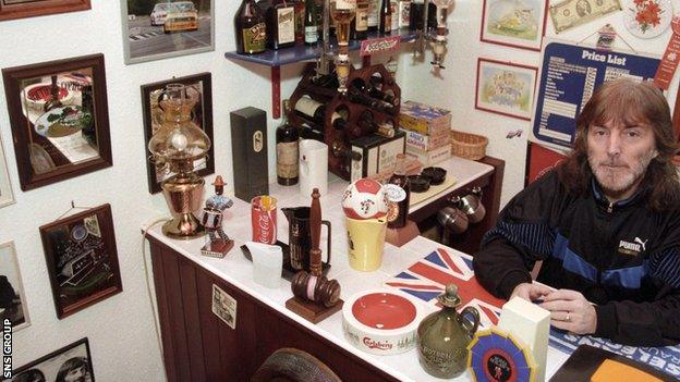 McMurdo in his 'Billy's Bar office' back in 1996