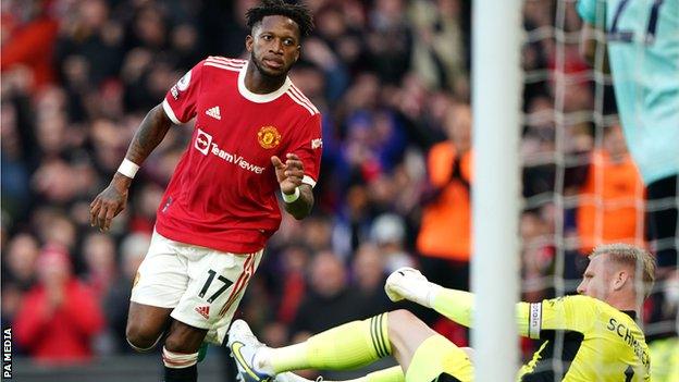 Manchester United 1 1 Leicester City Hosts Champions League hopes dented by Foxes BBC Sport