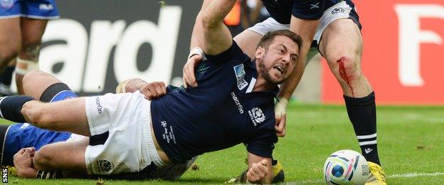 Greig Laidlaw scores for Scotland against Samoa