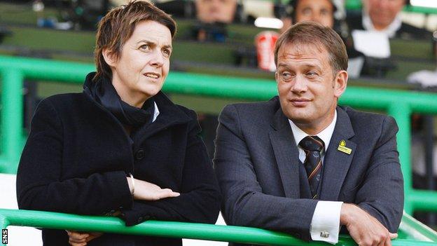 Hibs chief executive Leeann Dempster talks to Partick Thistle general manager Ian Maxwell