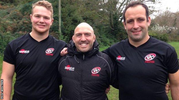 Kieran Westlake (left) and Chris Fuca (right) with Pirates coach Alan Paver