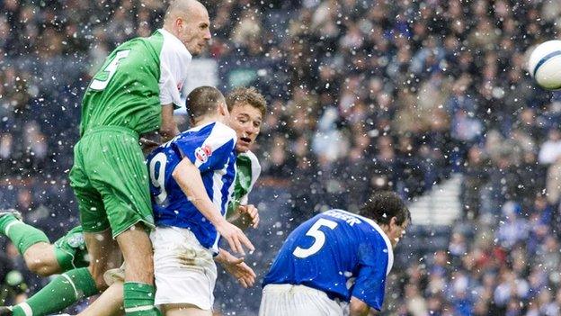 Rob Jones' header gave Hibs the lead as they overwhelmed Kilmarnock at Hampden in the 2007 League Cup final