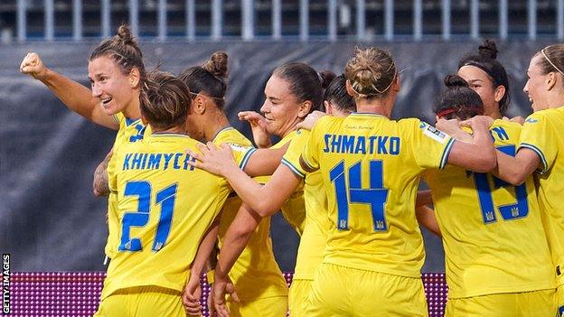 Ukraine beat Hungary 2-0