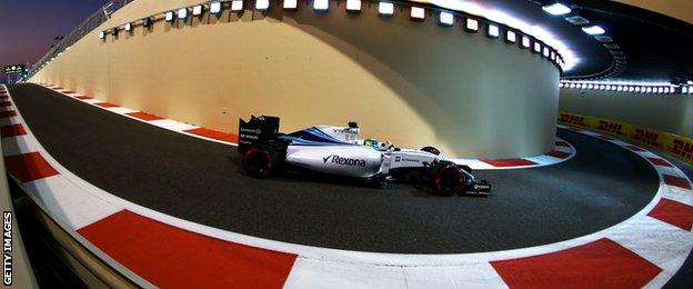 Pit lane exit - Massa