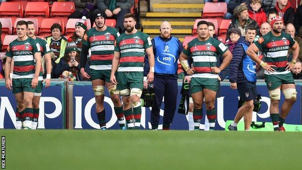 Dejected Leicester Tigers players