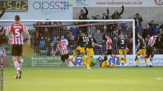 Lincoln City v Newport