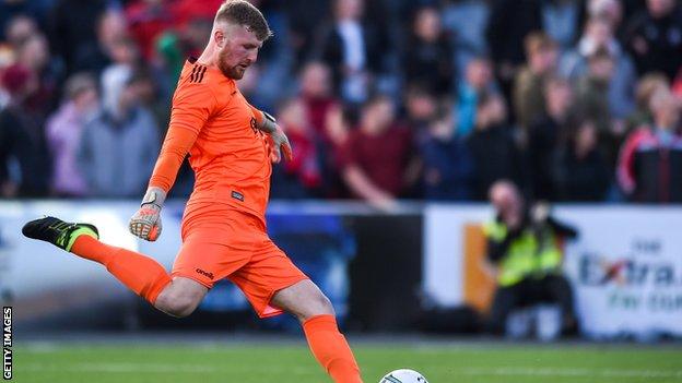 Carlisle United have signed goalkeeper Michael Kelly from Bray Wanderers in Ireland