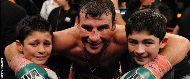 Joe Calzaghe with his sons Connor and Joe Jnr in 2008