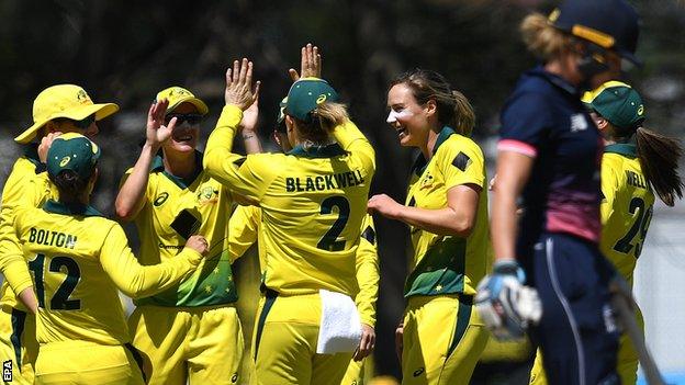 Australia celebrate a wicket