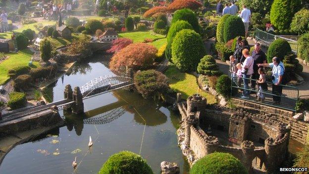 Visitors enjoy Bekonscot