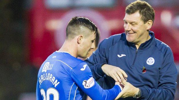 St Johnstone's Michael O'Halloran is congratulated by Tommy Wright