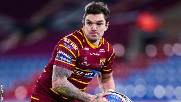 Huddersfield Giants half-back Danny Brough passes the ball during his side's game against St Helens in February 2018