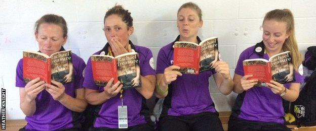 The Hobart Hurricanes squad catch up on their reading