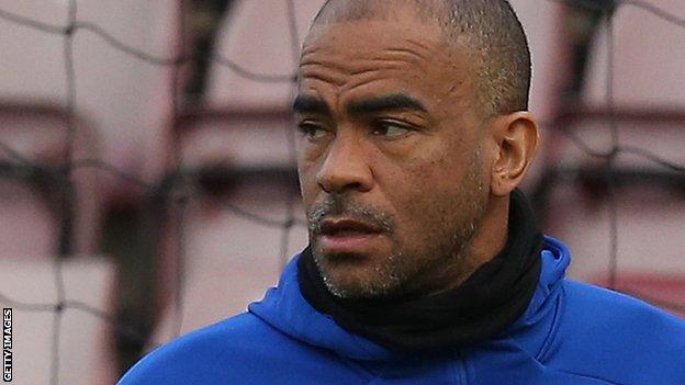 Kieron Dyer coaches Ipswich