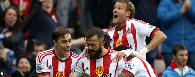 Sunderland celebrate Steven Fletcher's goal