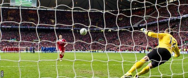 Adam Rooney penalty