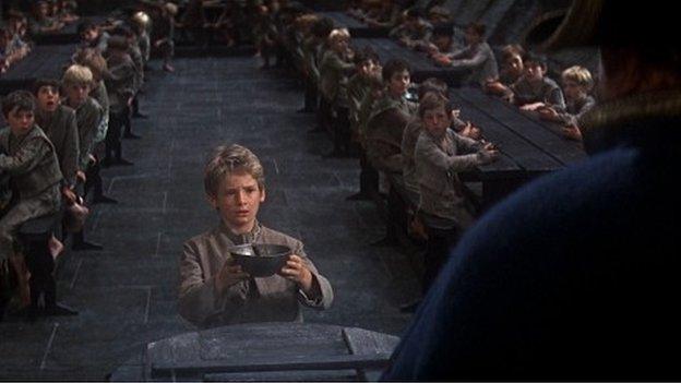 "Plîs Syr. Alla'i gael Brillo pad"?