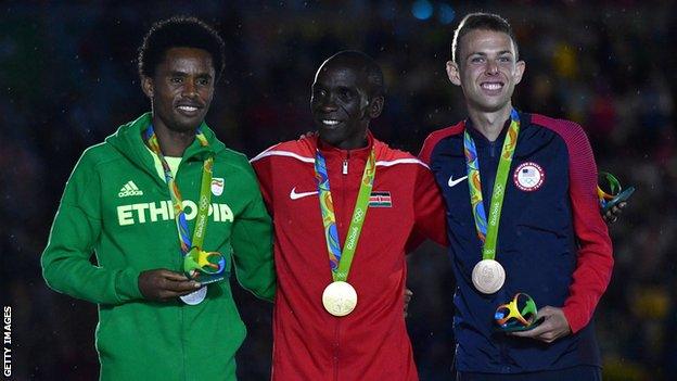 Eliud Kipchoge winning gold at 2016 Olympics