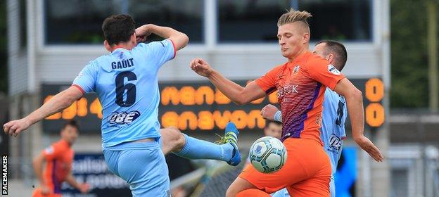 Glenavon won 6-1 away to Ballymena United