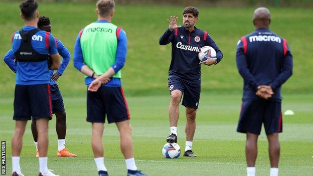 Veljko Paunovic leading Reading first-team training