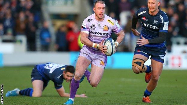 Stuart Hogg runs with the ball