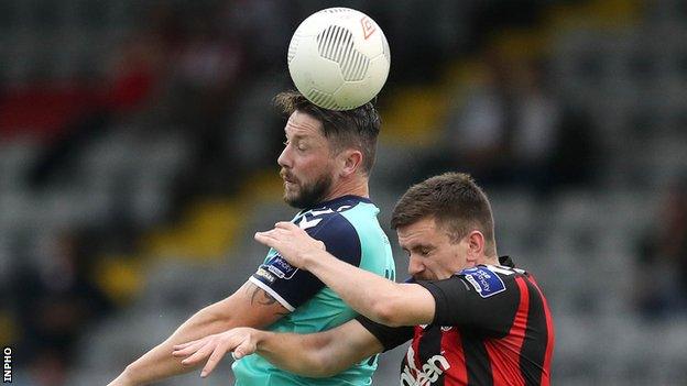 Rory Patterson (left) battles with Bohemians player Dan Byrne at Dalymount Park