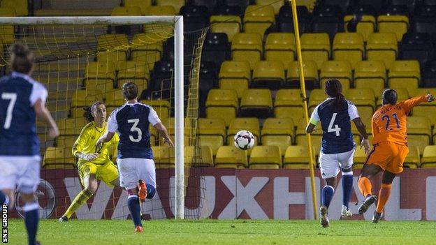 Lineth Beerensteyn (21) scores her side's second goal