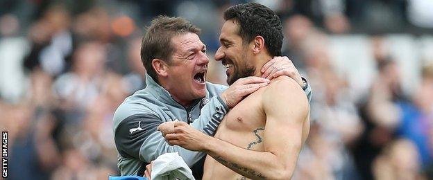 John Carver and Jonas Gutierrez