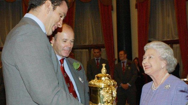 The Queen with Martin Johnson and Clive Woodward