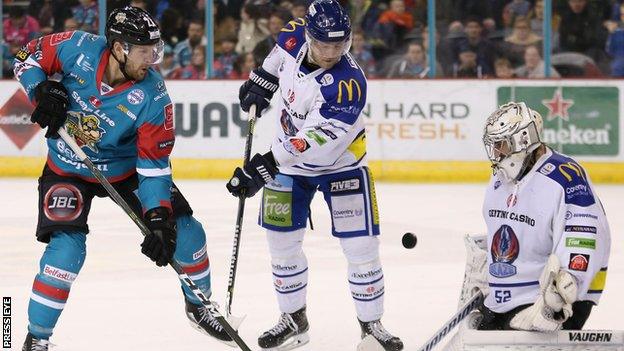 John Kurtz goes close for the Giants in Saturday night's league game against Coventry