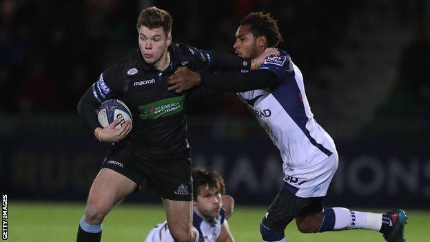 Huw Jones on the attack for Glasgow Warriors against Montpellier