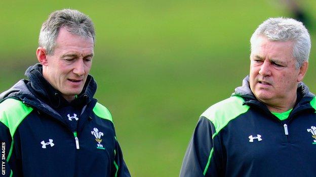 Robert Howley (L) is deputising for Lions boss Warren Gatland for Wales during 2016-17