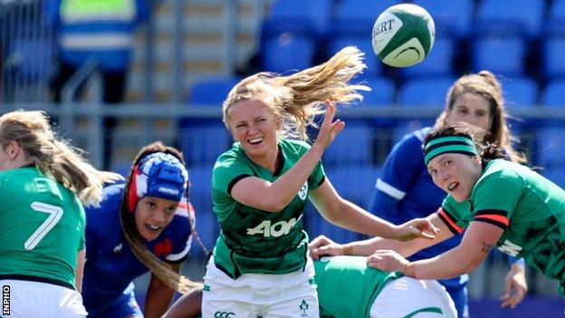 Kathryn Dane in action for Ireland against France in this year's Six Nations