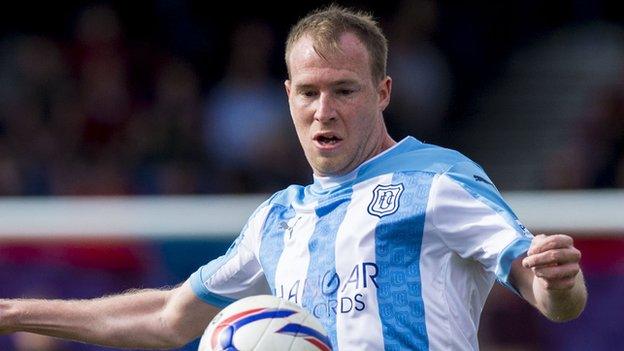 David Clarkson in action for Dundee