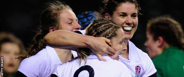 Sarah Hunter celebrates a try at the 2015 Women's Six Nations