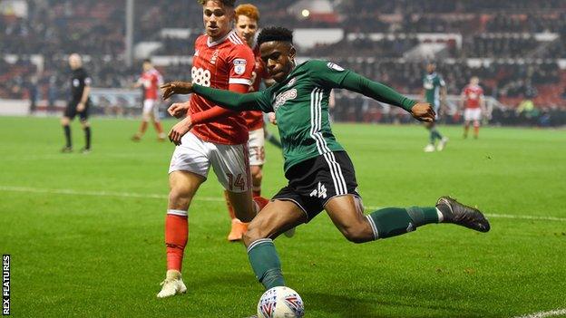 Chiedozie Ogbene in action for Brentford