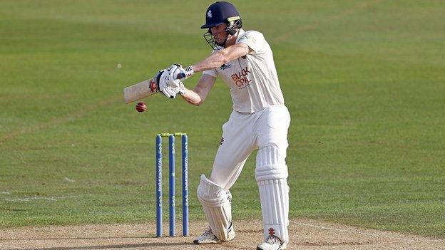 Zak Crawley batting for Kent