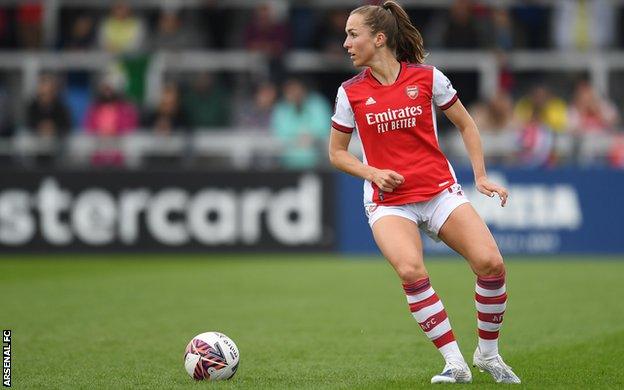 Lia Walti playing for Arsenal