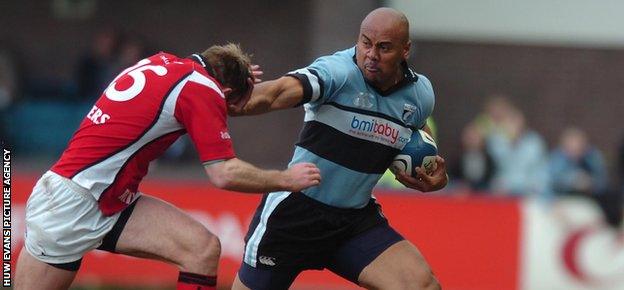 Jonah Lomu joined Welsh regional team Cardiff Blues in 2005