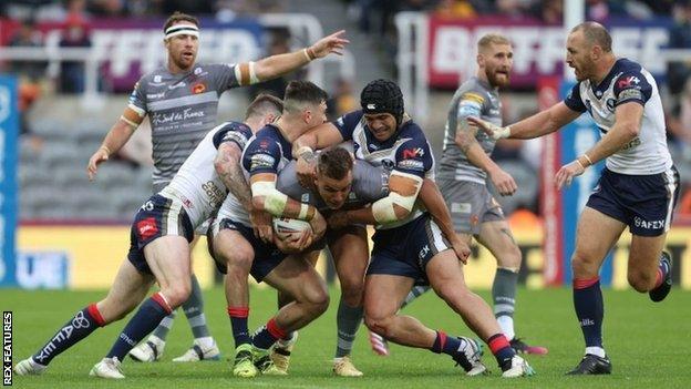 St Helens and Catalans Dragons are the first two sides to ever go to golden point at Magic Weekend